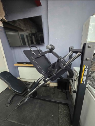 Powertec leg press machine - press,